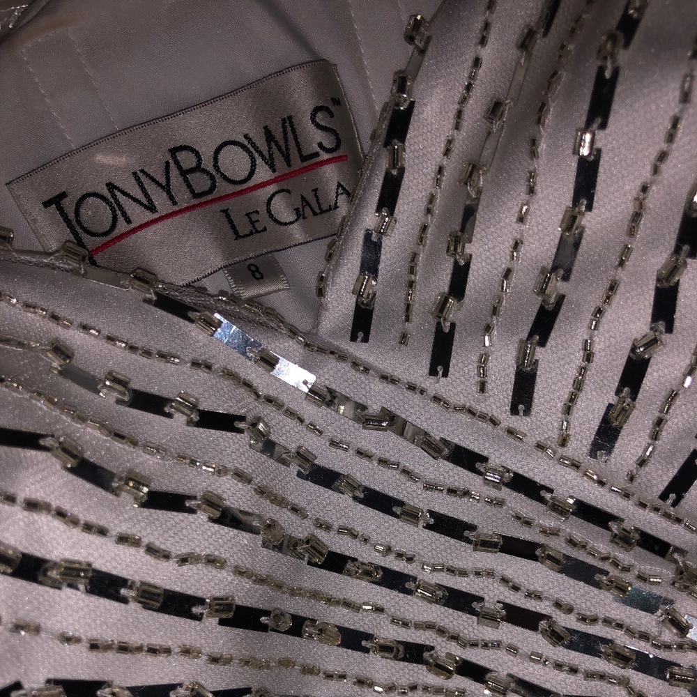Tony Bowls Dress - Picture 3 of 3